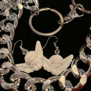 White angel earrings👼